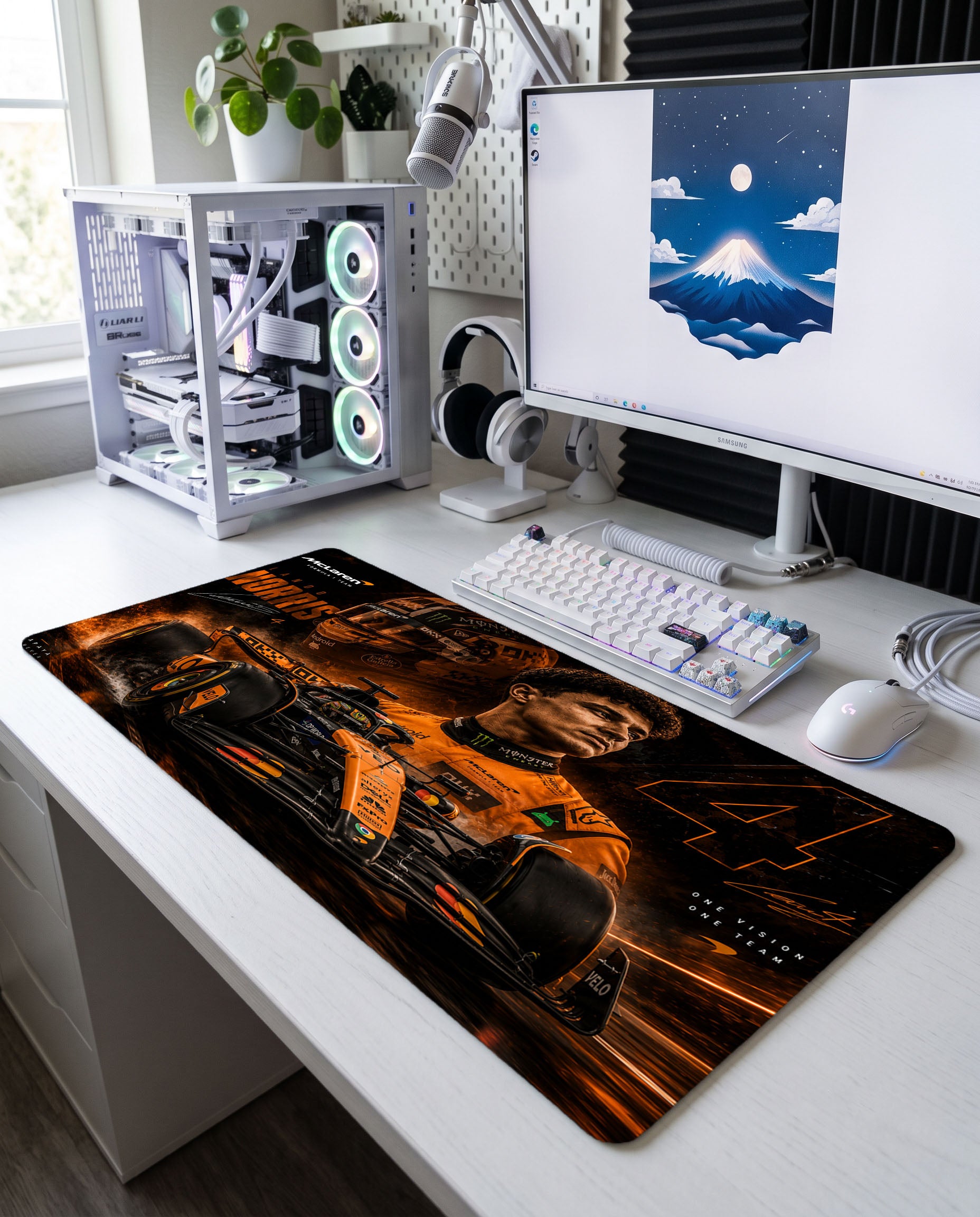 One Vision One Team: Lando Norris McLaren Mouse Pad