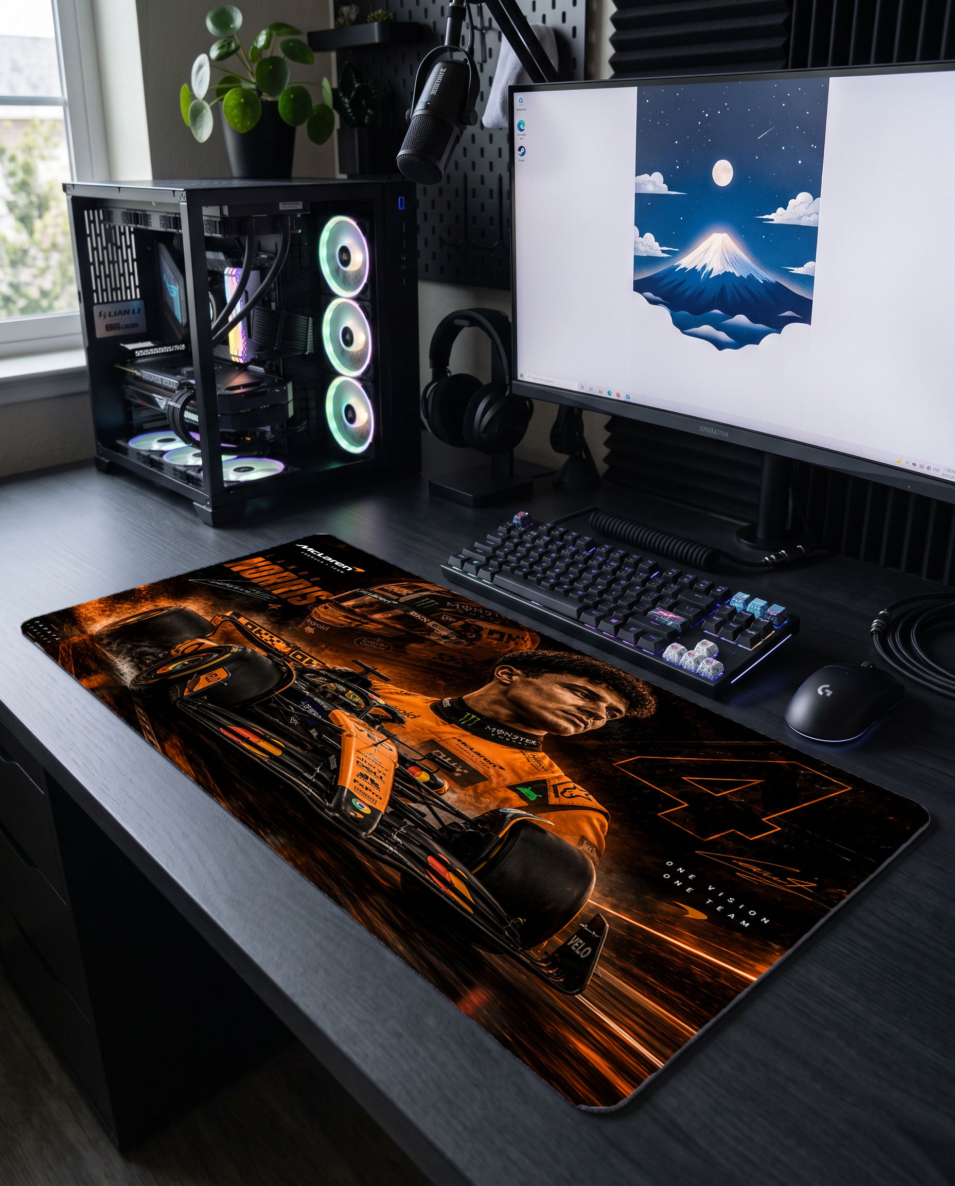 One Vision One Team: Lando Norris McLaren Mouse Pad