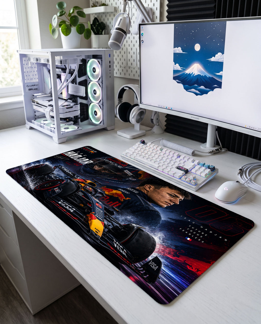Geleceğin Yıldızı: Isack Hadjar Red Bull Mouse Pad