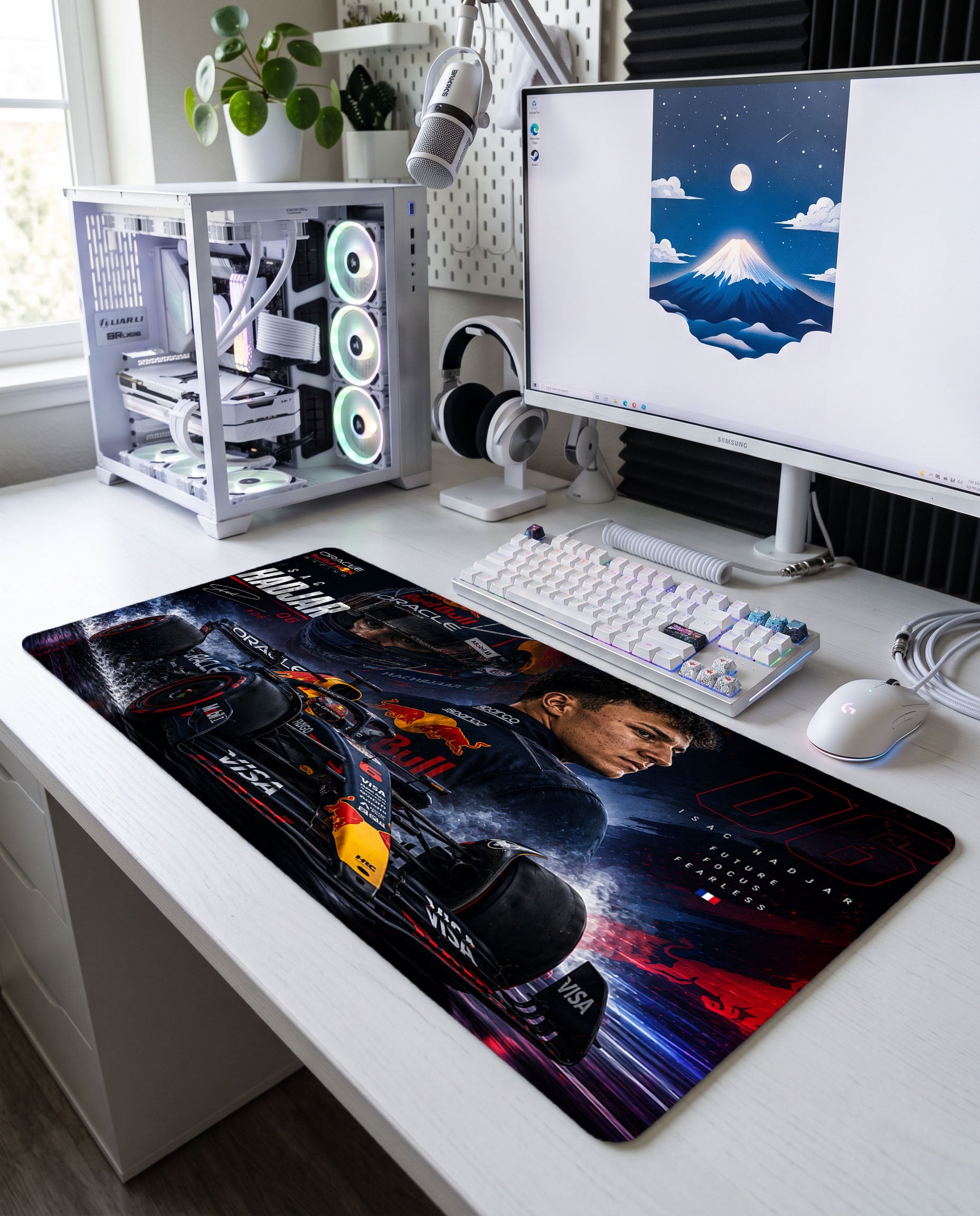 Geleceğin Yıldızı: Isack Hadjar Red Bull Mouse Pad