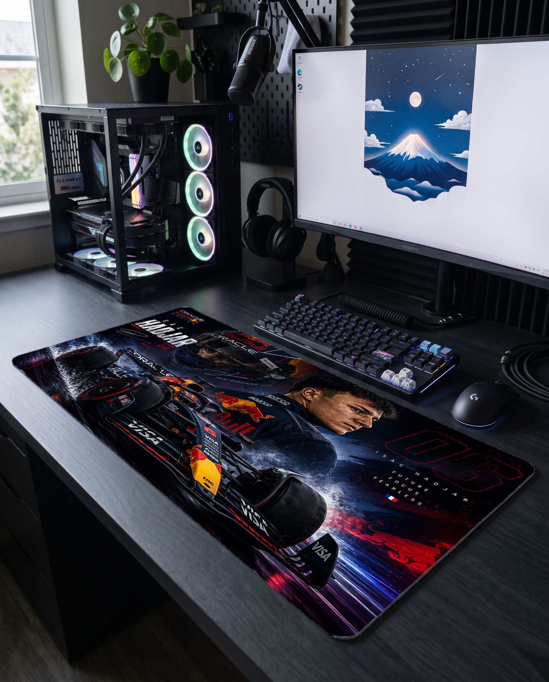 Geleceğin Yıldızı: Isack Hadjar Red Bull Mouse Pad
