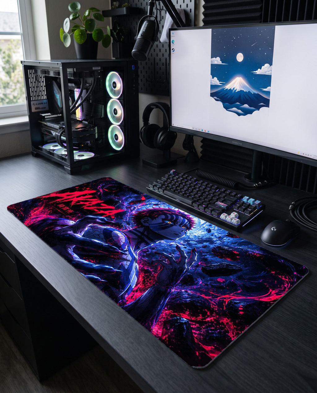 Üst Ay Üçü: Akaza Mouse Pad
